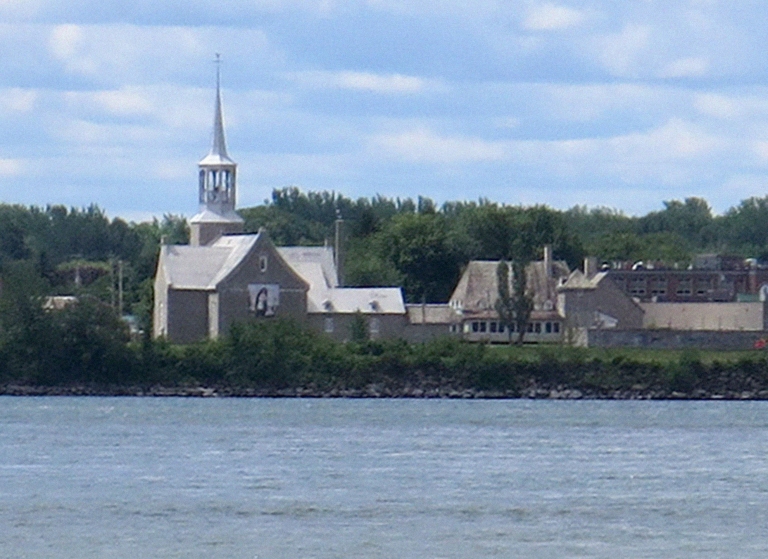 Kahnawake  seen from Lachine 