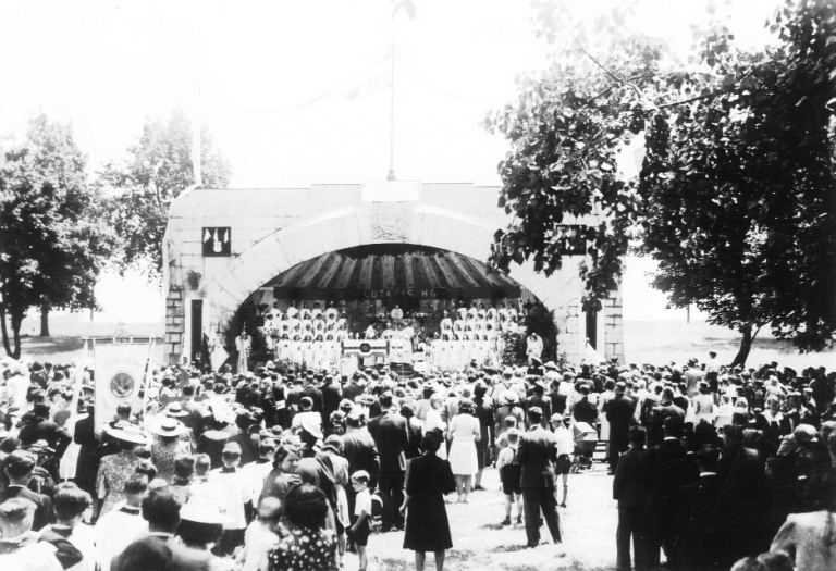 Band stand, Parc Marguerite Bourgeoys 